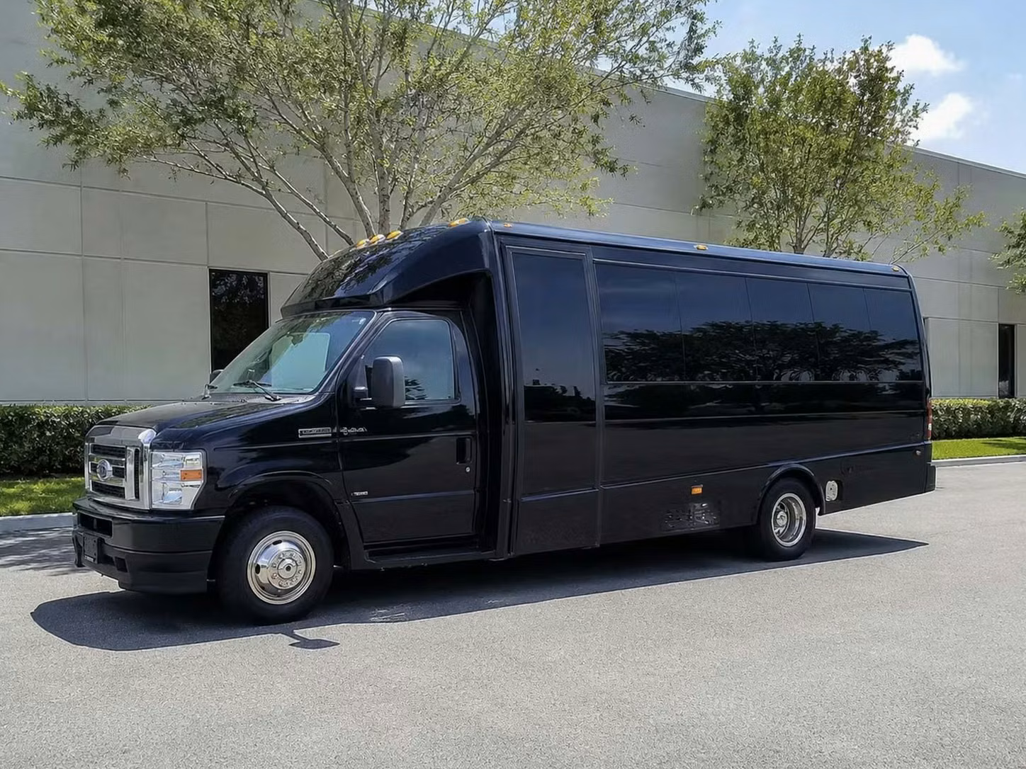 bullhead city 18 passenger minibus rental